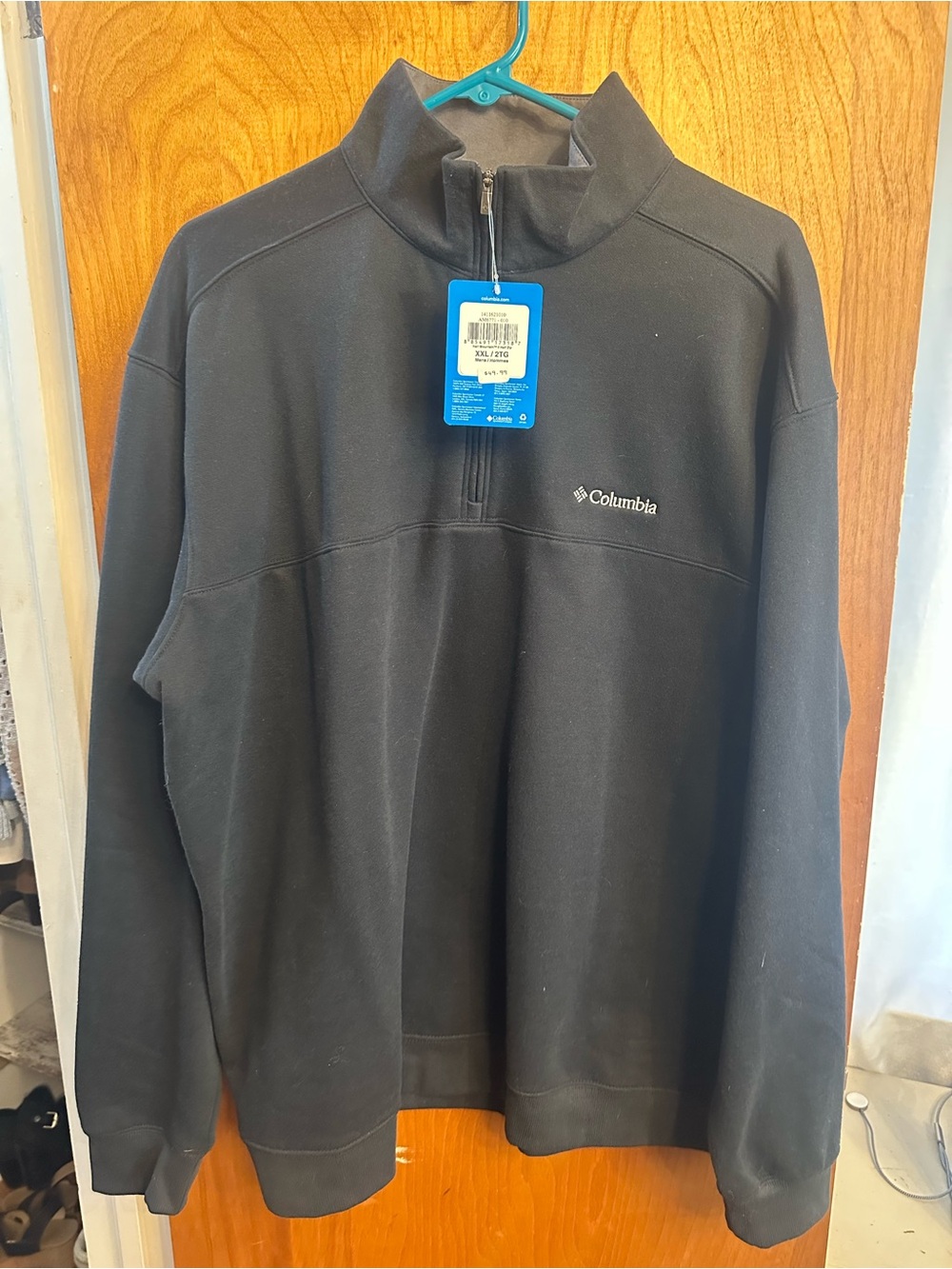 Columbia Black Fleece Pullover with Gray Collar